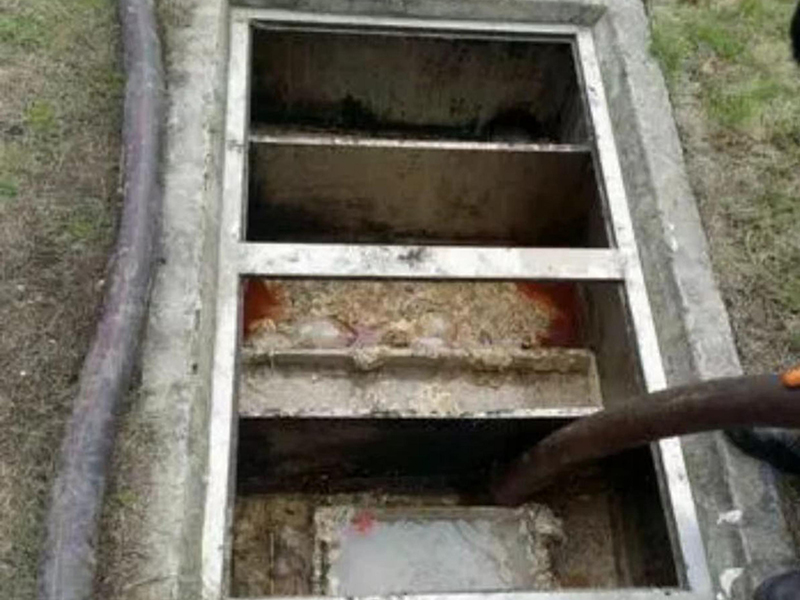 波密隔油池清理