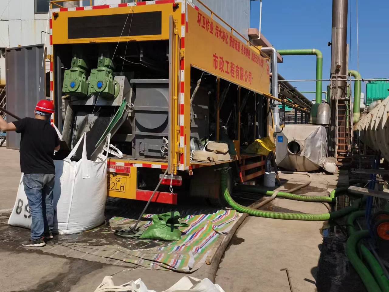 波密淤泥压干处理